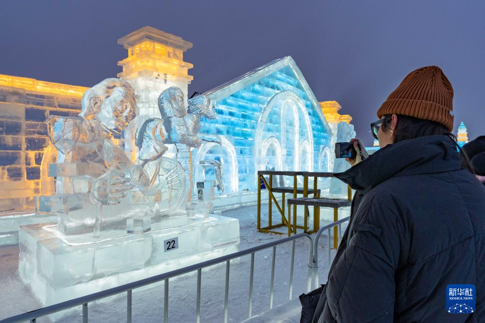 第35届中国&middot;哈尔滨国际冰雕比赛落幕