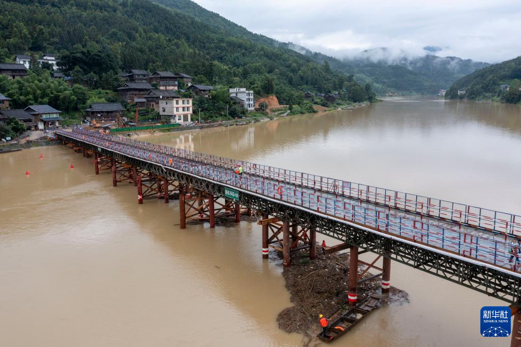 新华全媒＋丨积极应对险情 灾后加紧重建