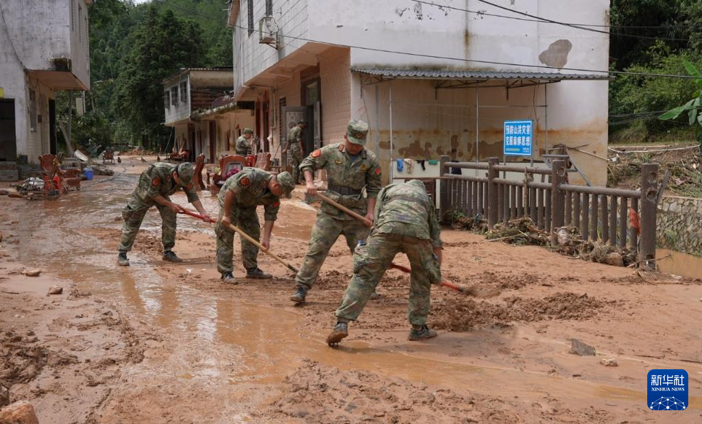 人民子弟兵持续奋战桂粤防汛救灾一线