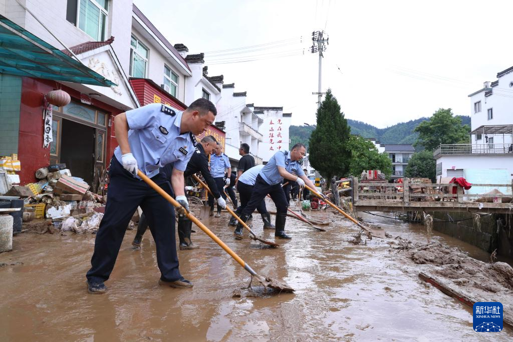 皖南山区防汛救灾一线直击