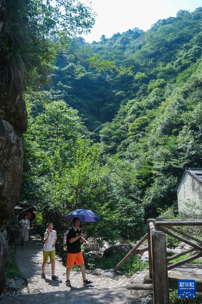 高温带火“避暑游”