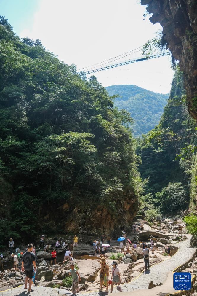 高温带火“避暑游”