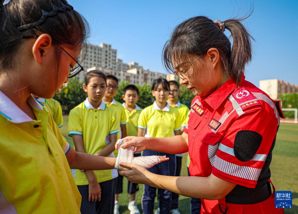 山东荣成：学安全 迎开学