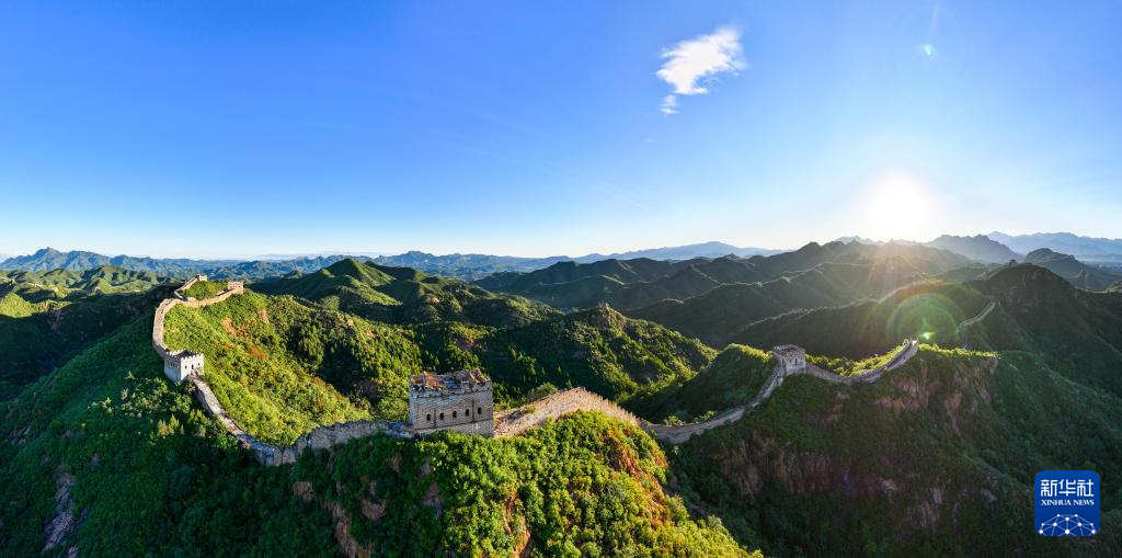 日照金山岭