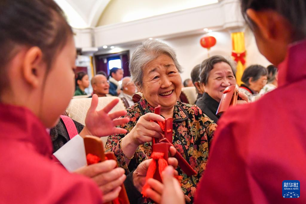 多彩活动迎重阳