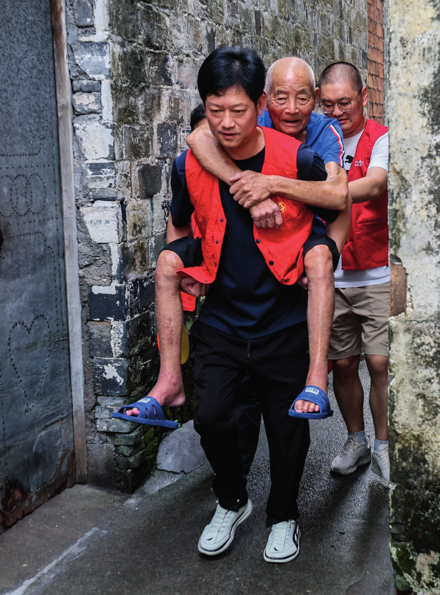 瞭望·治国理政纪事|“我也是个老基层” 瞭望·治国理政纪事|“我也是个老基层”