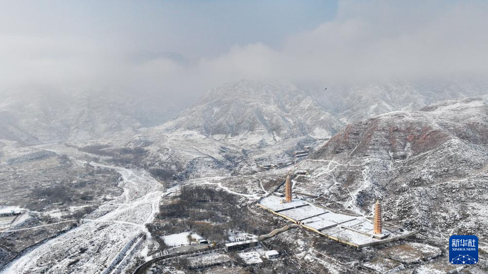 雪后贺兰山