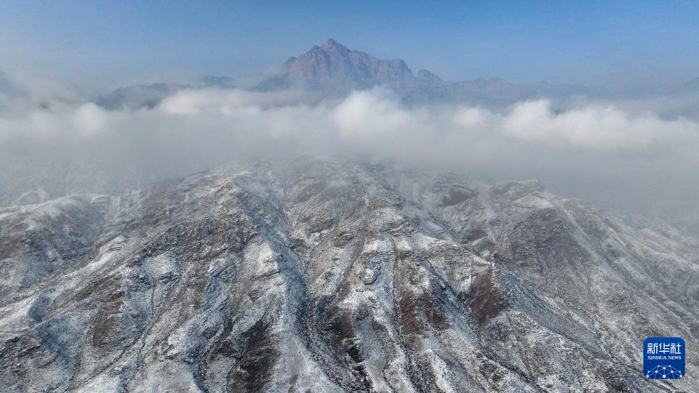 雪后贺兰山