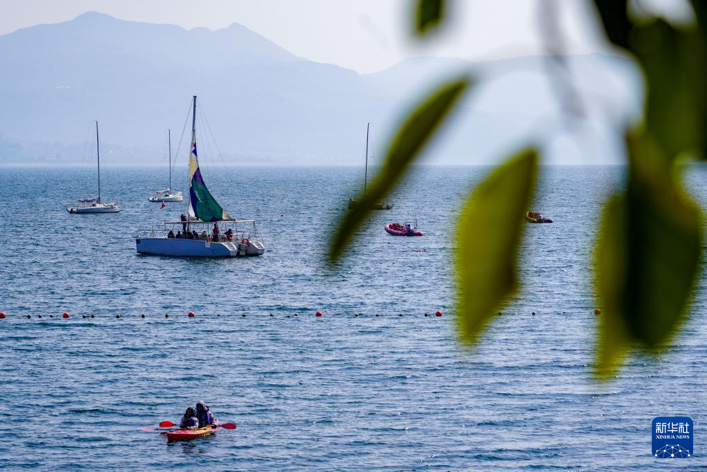 冬日抚仙湖 美景引客来