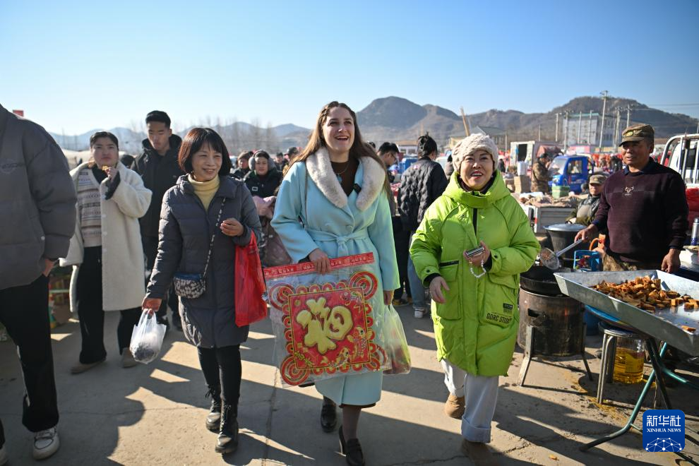 新春走基层丨“洋媳妇”的山村新年