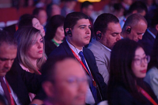 香江畔，新潮翻涌