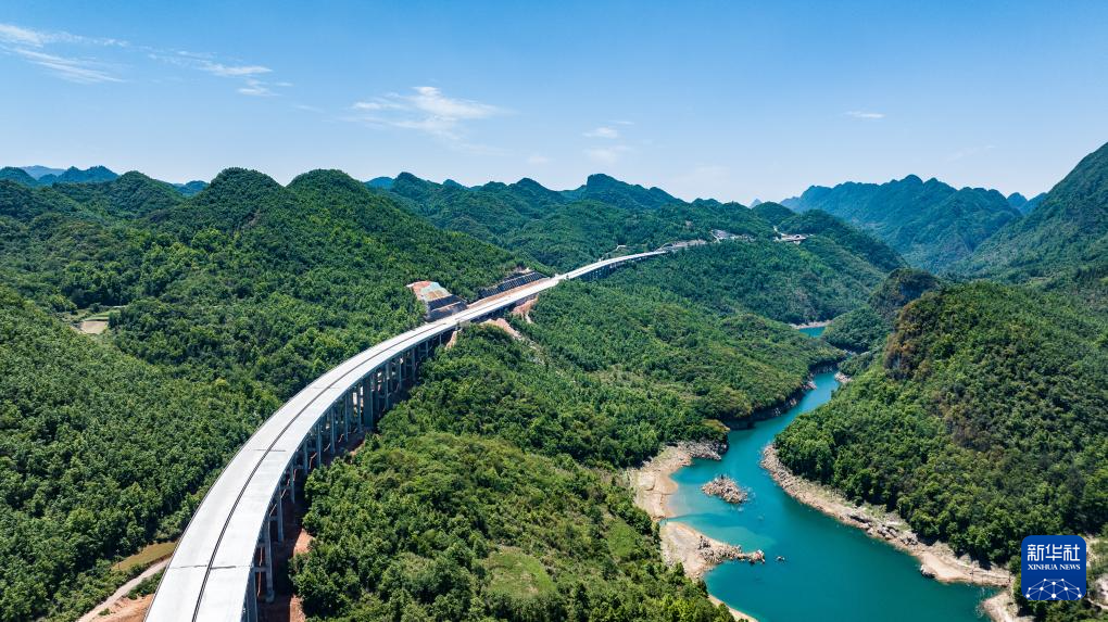 贵平高速公路建设进入冲刺阶段