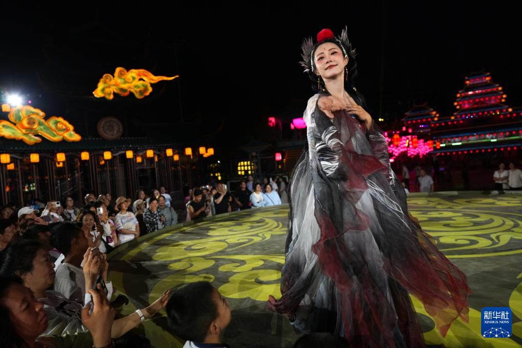 浙江安吉:多元夜间经济促消费