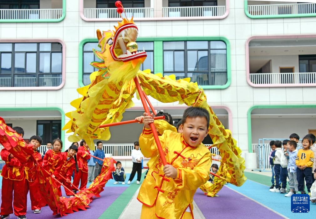 多彩活动迎“六一”