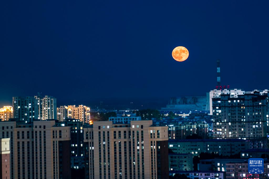 星空相册｜看！这是今年“离你最近”的满月