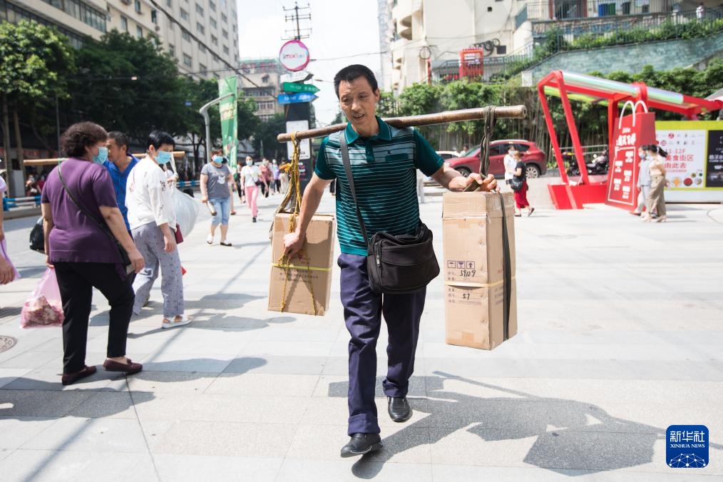 温度丨父亲节，“棒棒”父亲收到了儿子的礼物