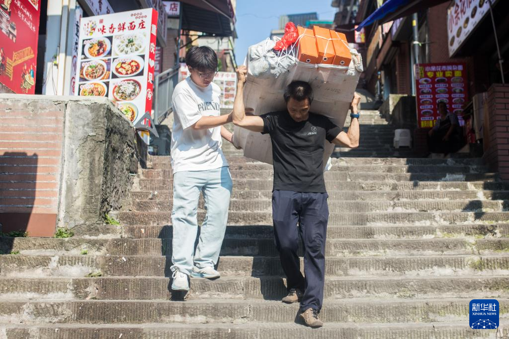 温度丨父亲节，“棒棒”父亲收到了儿子的礼物