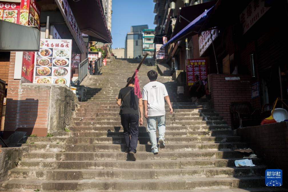 温度丨父亲节，“棒棒”父亲收到了儿子的礼物
