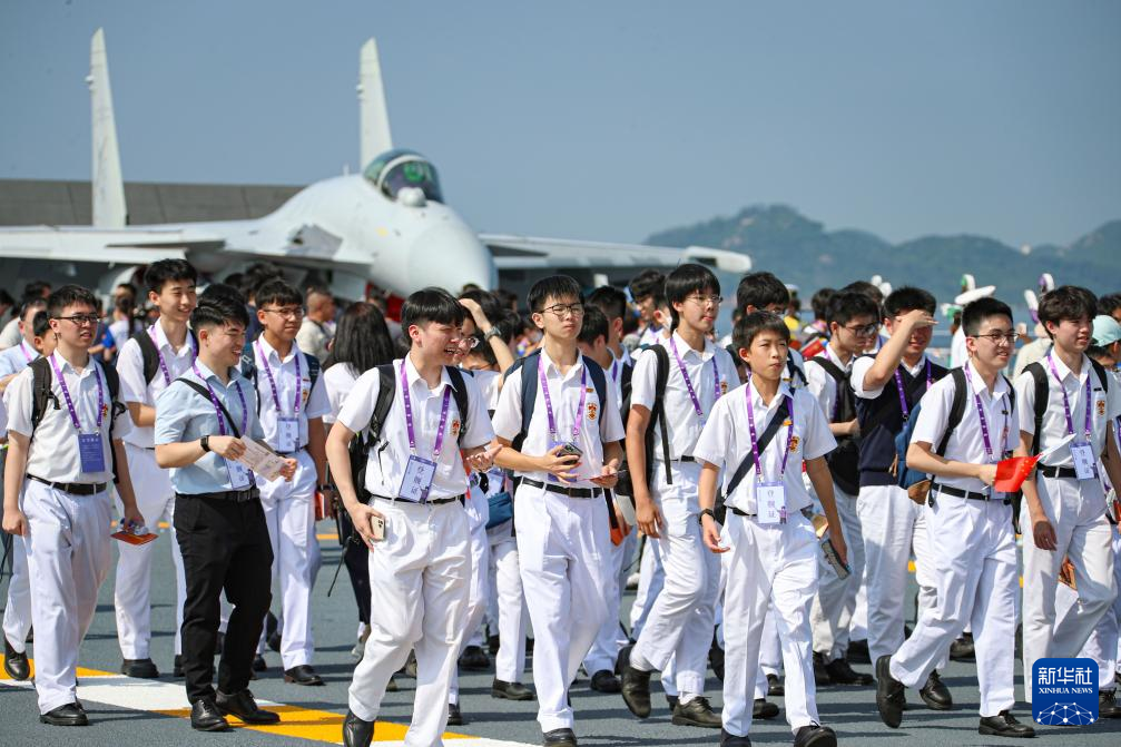 专家解读：海军舰艇访问香港具有多重积极意义