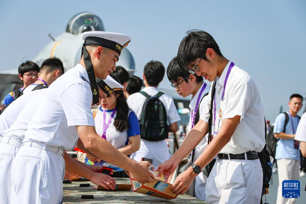 专家解读：海军舰艇访问香港具有多重积极意义