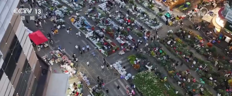 芬芳“夜经济”一路繁花燃动消费热力 定制化拍卖游客“尝尝鲜”