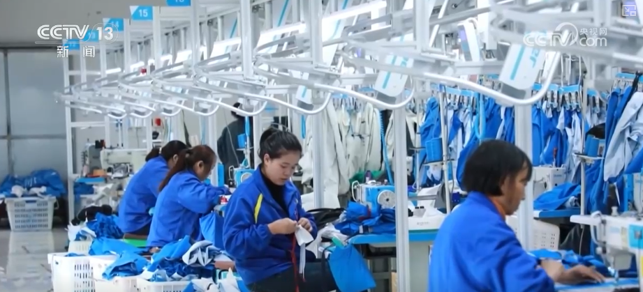 政策“组合拳”接续发力稳就业稳企业 | 政策亮点、着力点解读↓