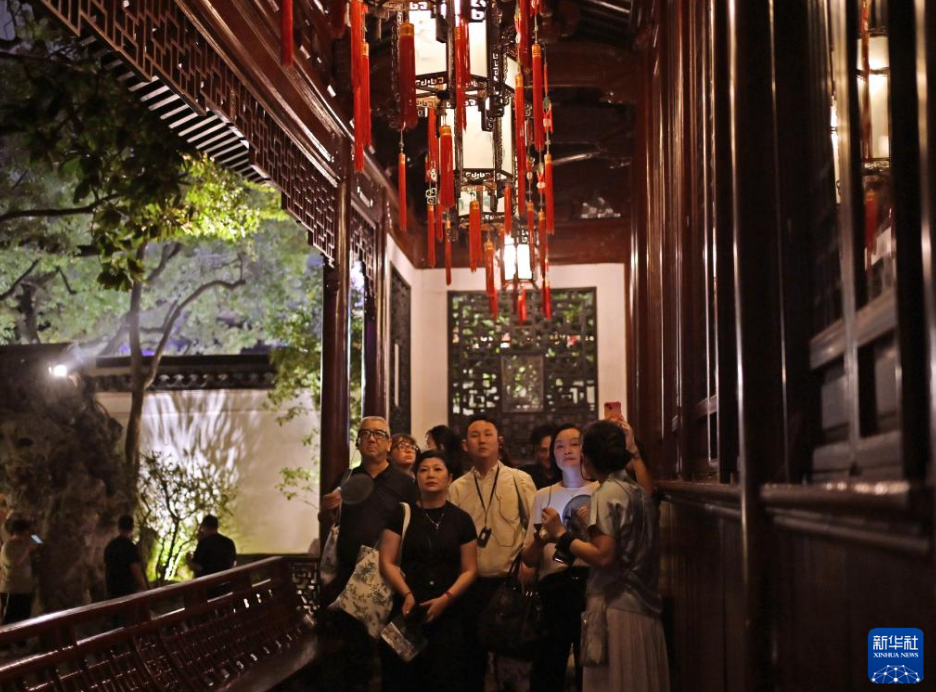 上海:江南古典园林豫园首次开放公众夜游 上海:江南古典园林豫园首次开放公众夜游