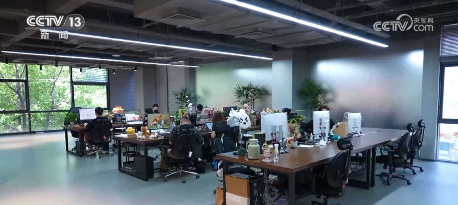 票房飘红、衍生品“破圈” IP全产业链开发拉动“电影+”经济飙升