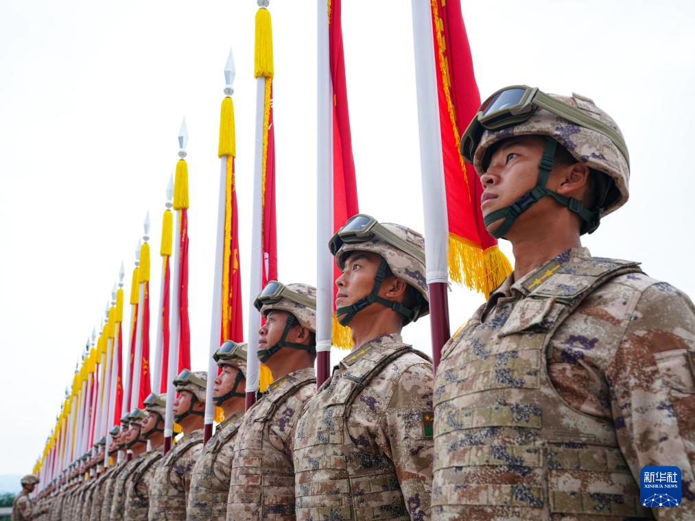 为什么战旗美如画——8位阅兵擎旗手讲述战旗背后的故事