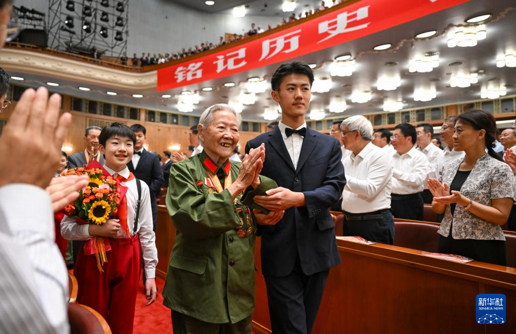 纪念抗战胜利80周年丨纪念中国人民抗日战争暨世界反法西斯战争胜利80周年文艺晚会在京举行