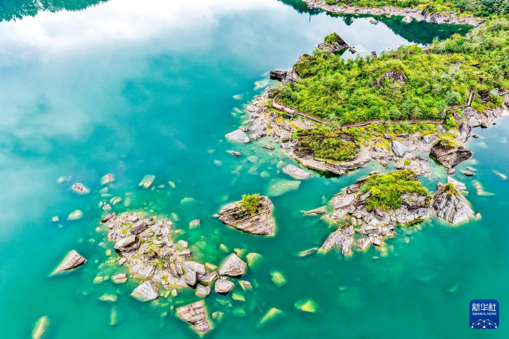 美丽中国丨重庆黔江：小南海湿地自然保护区秋景如画