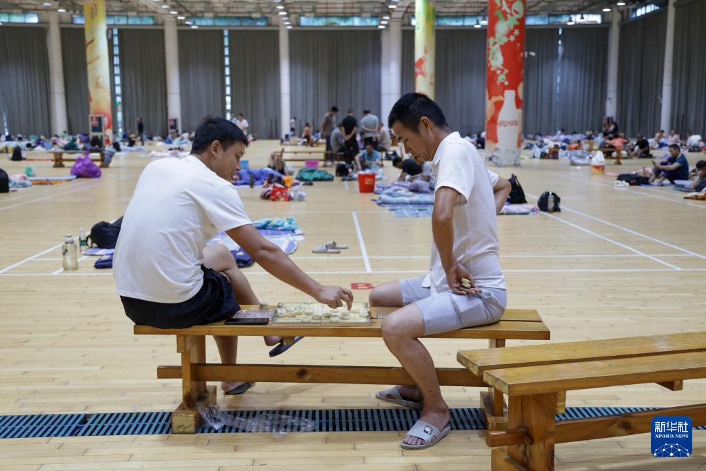 全力应对台风“桦加沙”