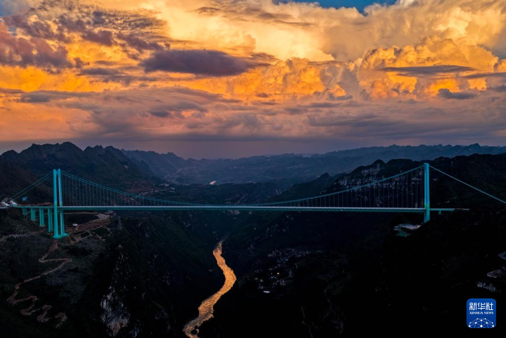 一起来看世界第一高桥的美景