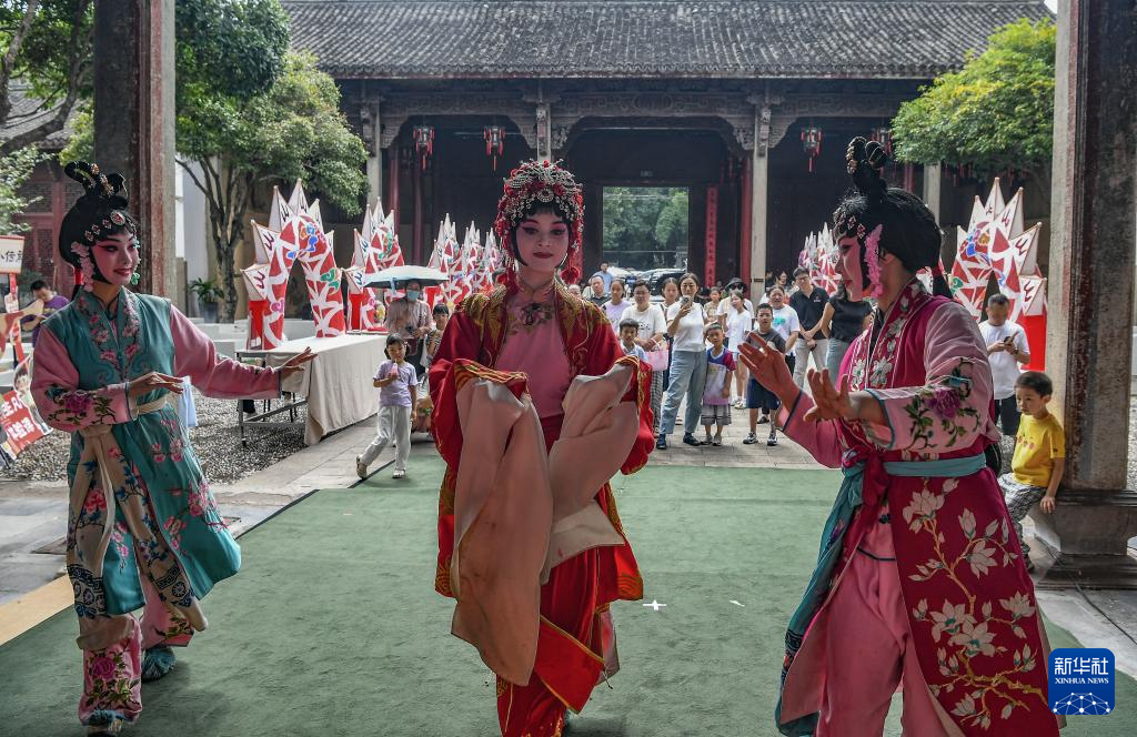 假日文旅消费热