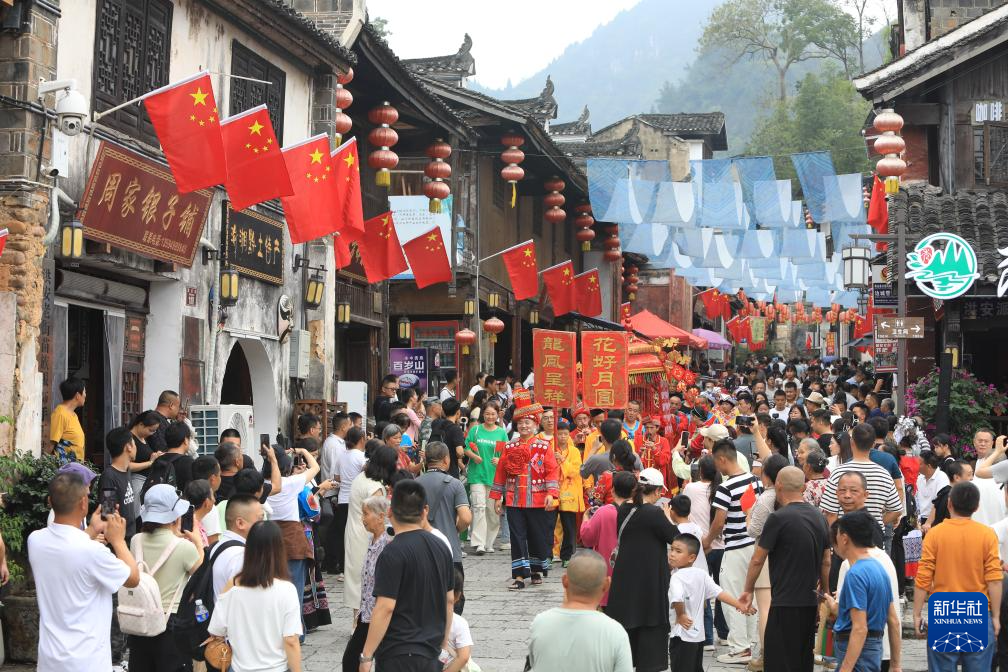 假日文旅消费热