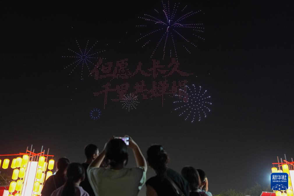 假日文旅消费热