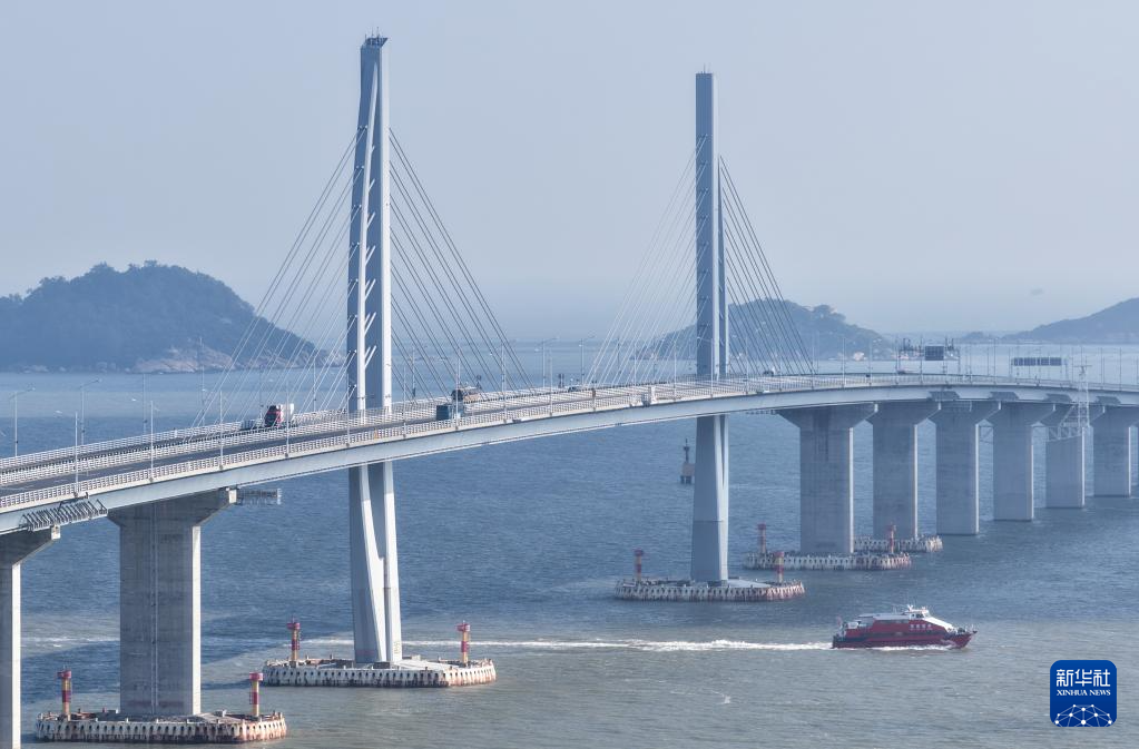 港珠澳大桥客流量超9300万人次
