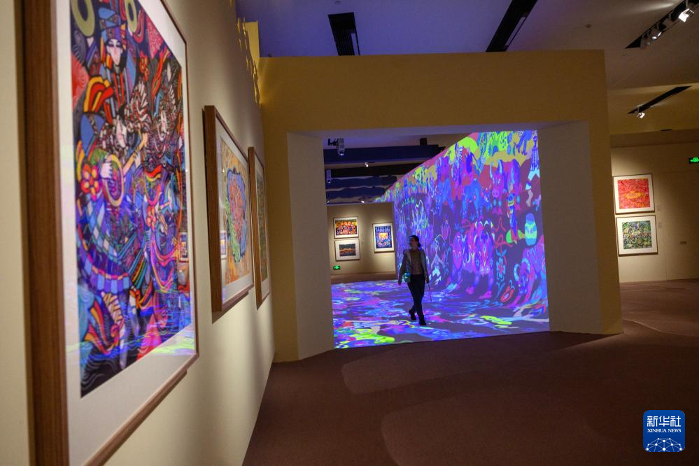 “大地绘彩——2025年农民画大展”在国博开幕