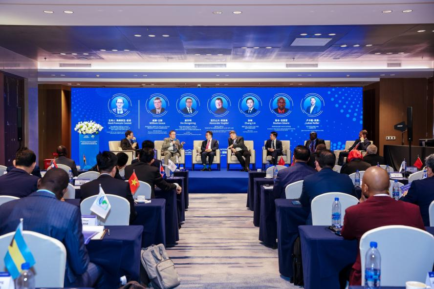 多项全球汽车标准合作成果和平台重磅发布!世界汽车标准创新大会(WASIC)连续三年在深圳坪山召开! 多项全球汽车标准合作成果和平台重磅发布!世界汽车标准创新大会(WASIC)连续三年在深圳坪山召开!