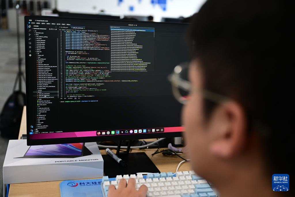 新职业故事|机器人应用开发工程师:人形机器人的人类“老师”