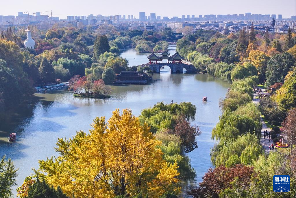 初冬时节，神州大地开启“美颜”模式