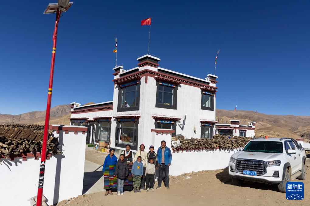 珠峰脚下,他们住进温暖的家