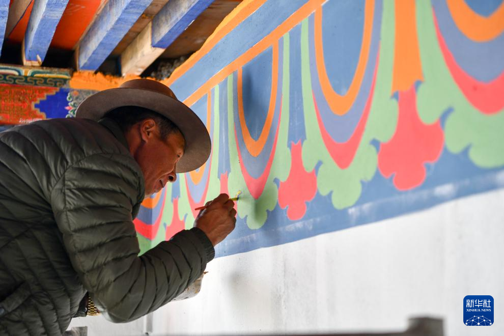 珠峰脚下,他们住进温暖的家