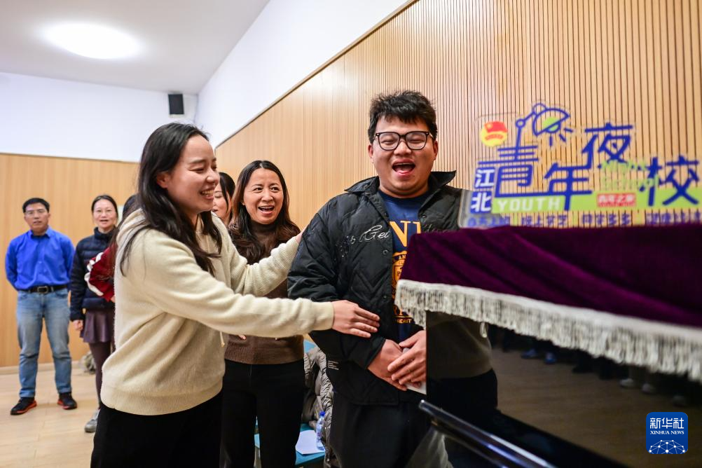 浙江宁波：“青年夜校”丰富群众业余生活