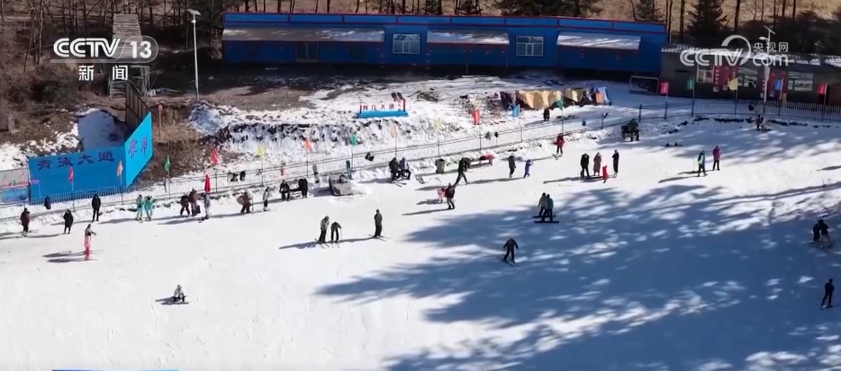 超级冰滑梯、林海围炉……解锁新体验!特色冰雪活动拉满冬日文旅期待值