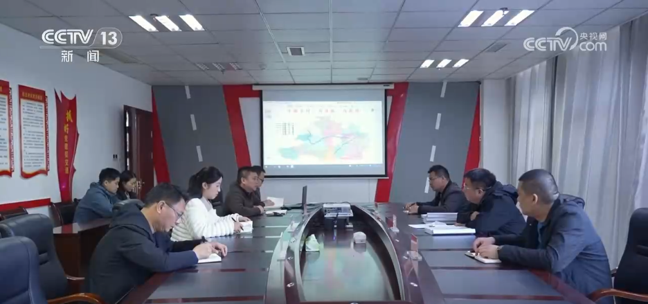 “公交带货”激发乡村物流活力 打通快递进村“最后一公里”