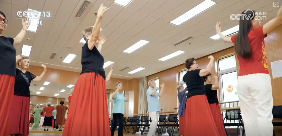 银发经济活力涌动 “科技+服务”催生多样“智”享养老消费新场景