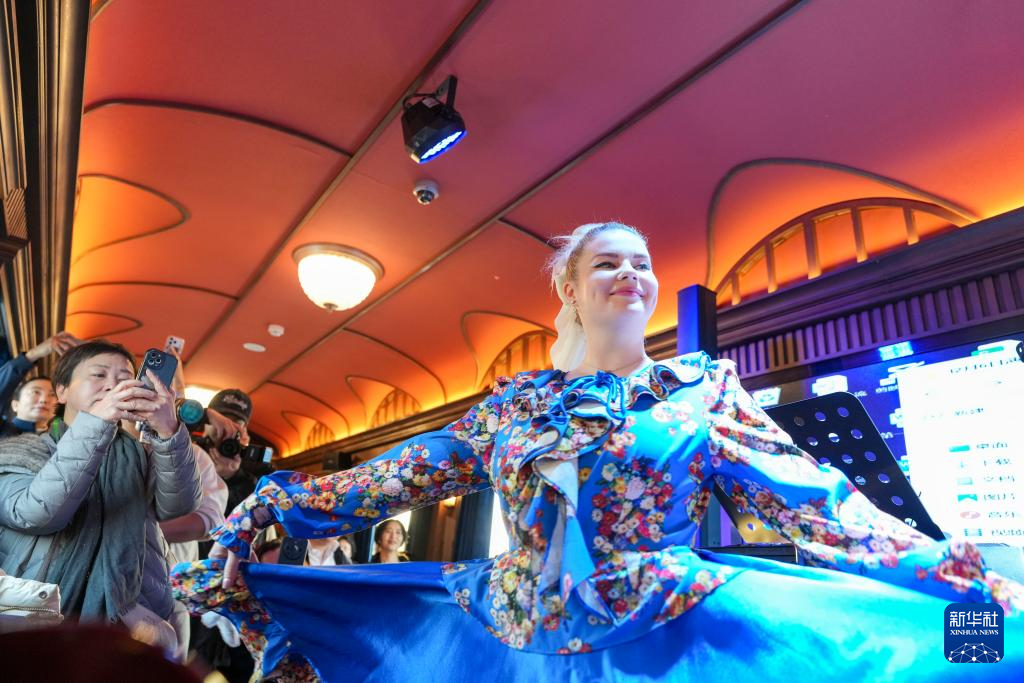 “伊春号”冰雪旅游专列投入试运行