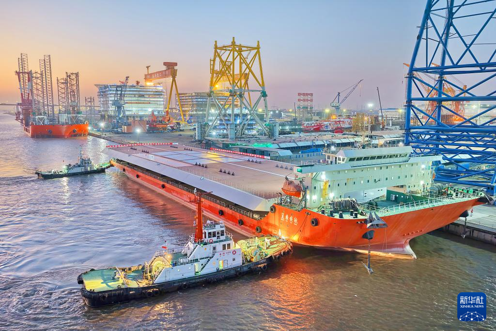 厦金大桥(厦门段)大节段钢箱梁顺利发运