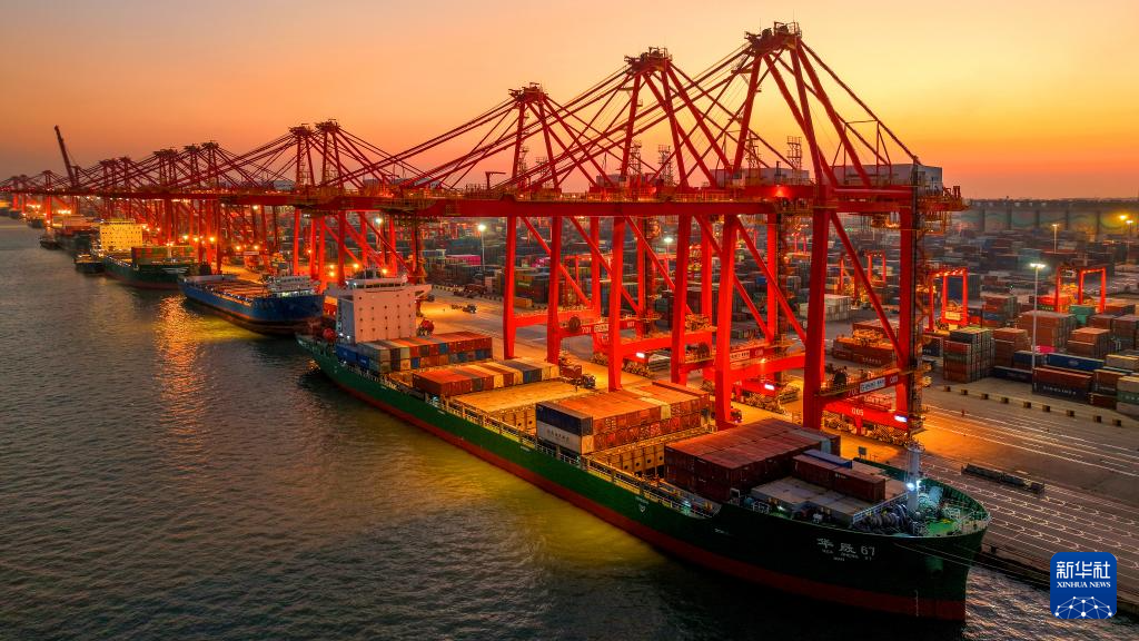 飞阅中国丨中国港口的物流脉动